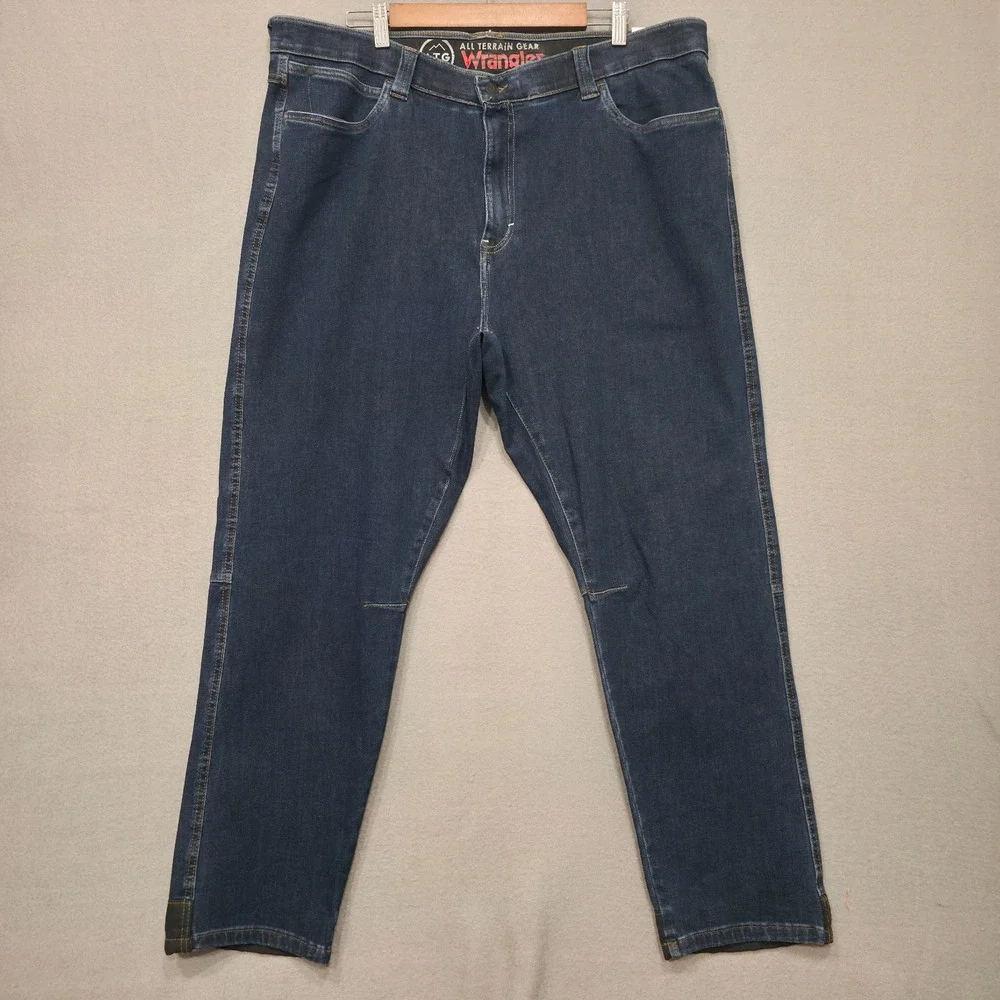 Wrangler All Terrain Gear Men's Denim Blue Jeans‎ Size 42X30 NWT